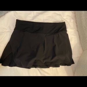 lulu lemon play off the pleats mid rise skort!